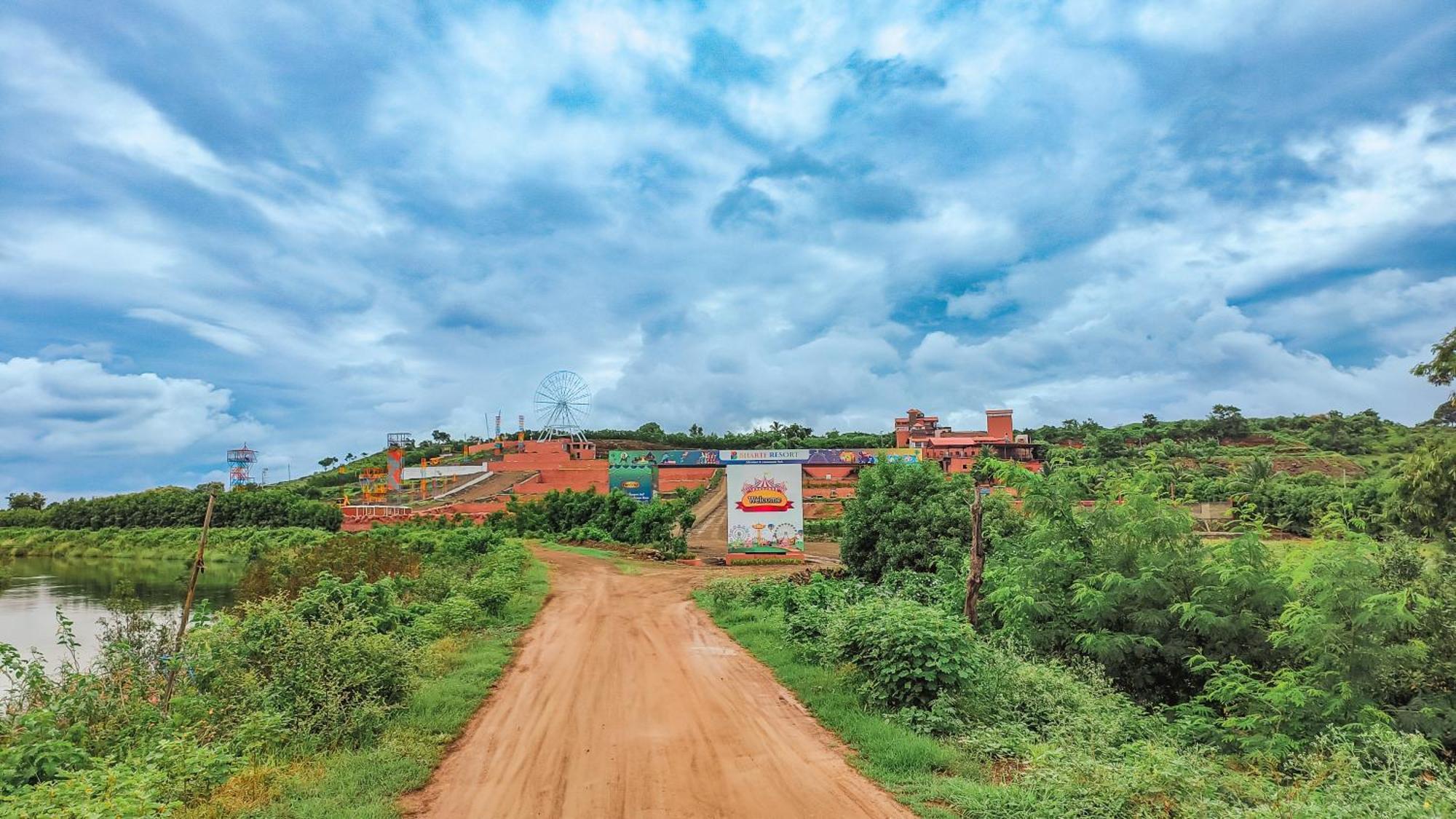 Regenta Bharti Amusement & Adventure Resort Pune, Urulikanchan Uruli Kānchān Dış mekan fotoğraf