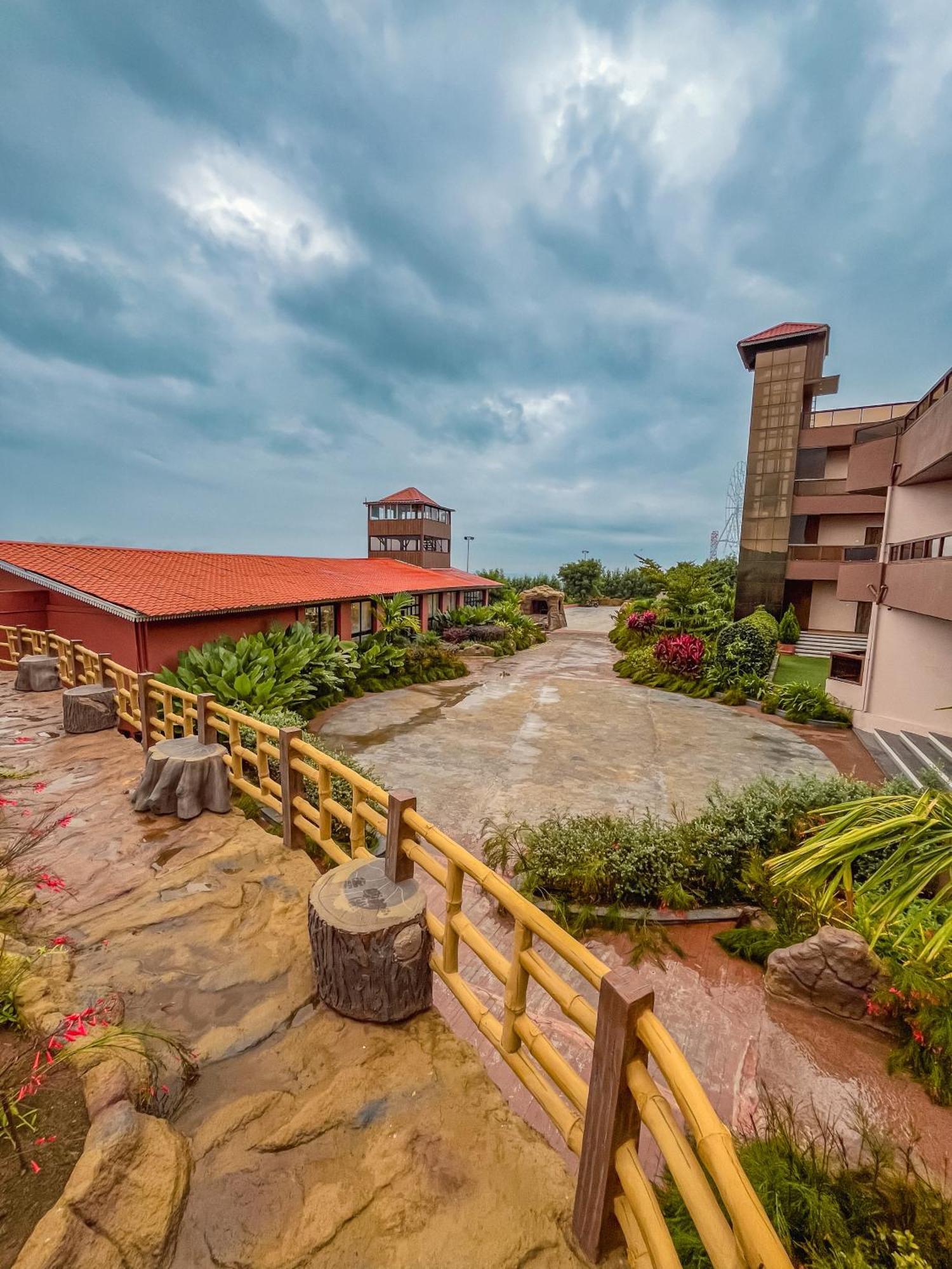 Regenta Bharti Amusement & Adventure Resort Pune, Urulikanchan Uruli Kānchān Dış mekan fotoğraf