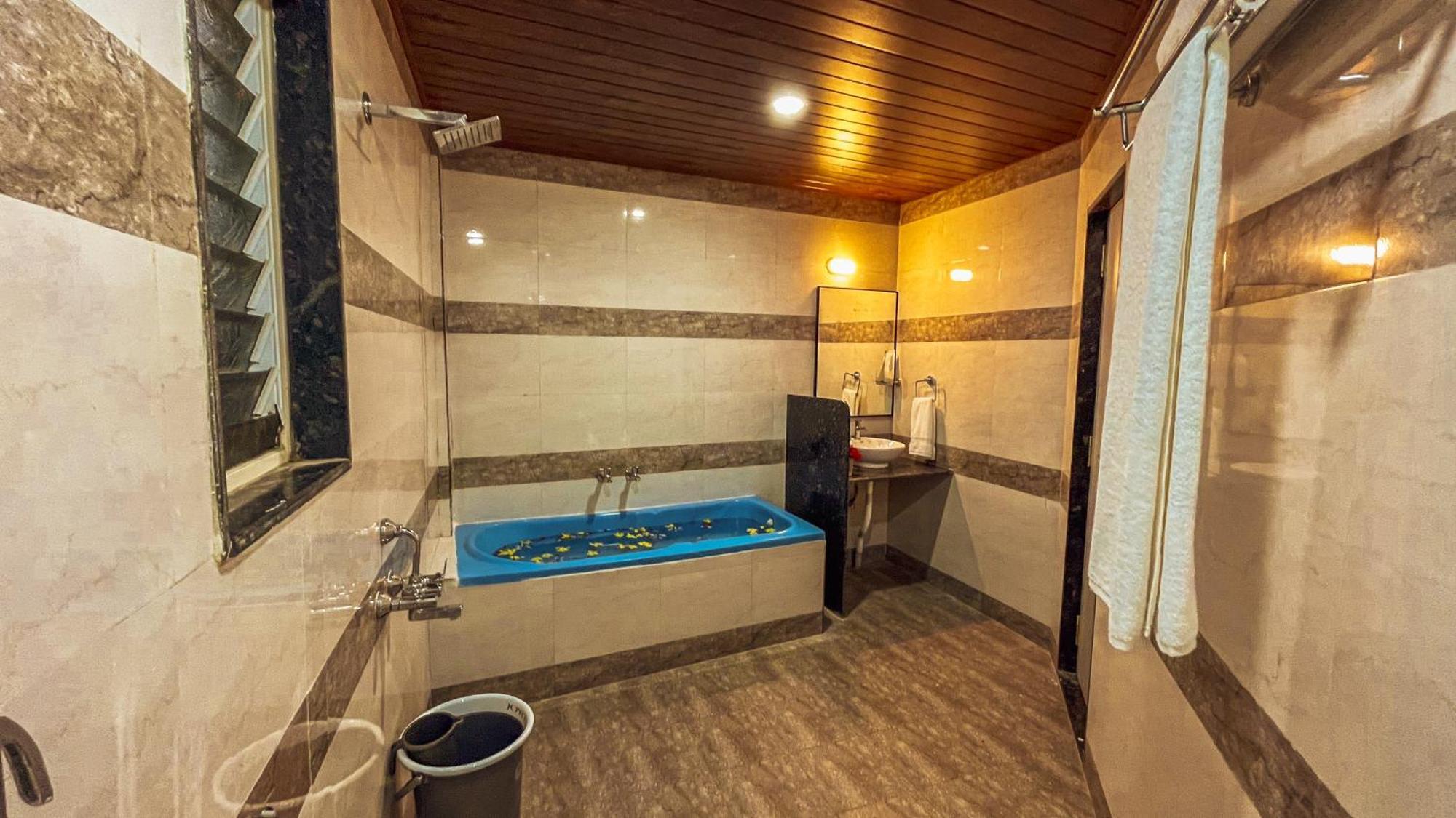 Regenta Bharti Amusement & Adventure Resort Pune, Urulikanchan Uruli Kānchān Dış mekan fotoğraf