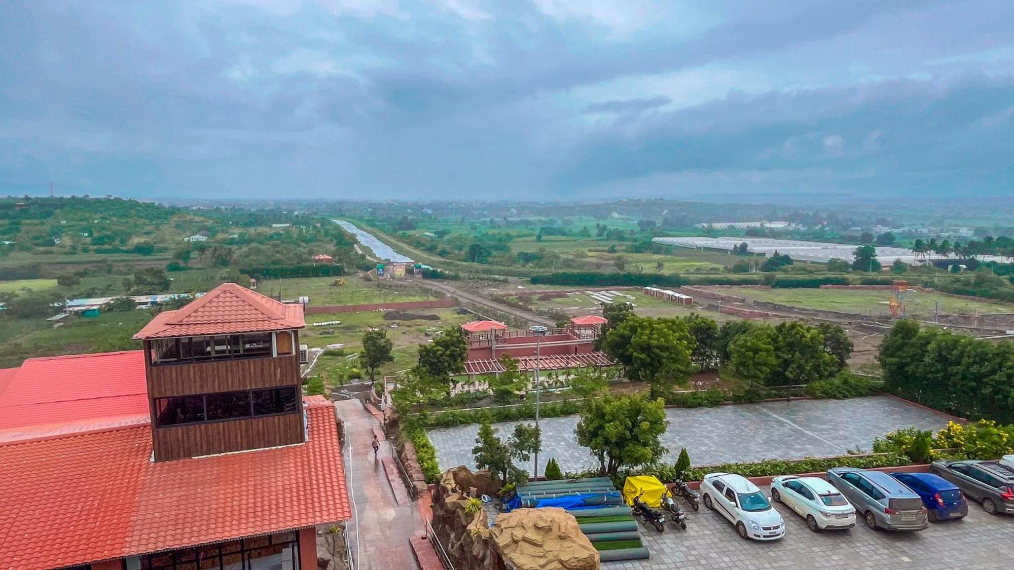 Regenta Bharti Amusement & Adventure Resort Pune, Urulikanchan Uruli Kānchān Dış mekan fotoğraf